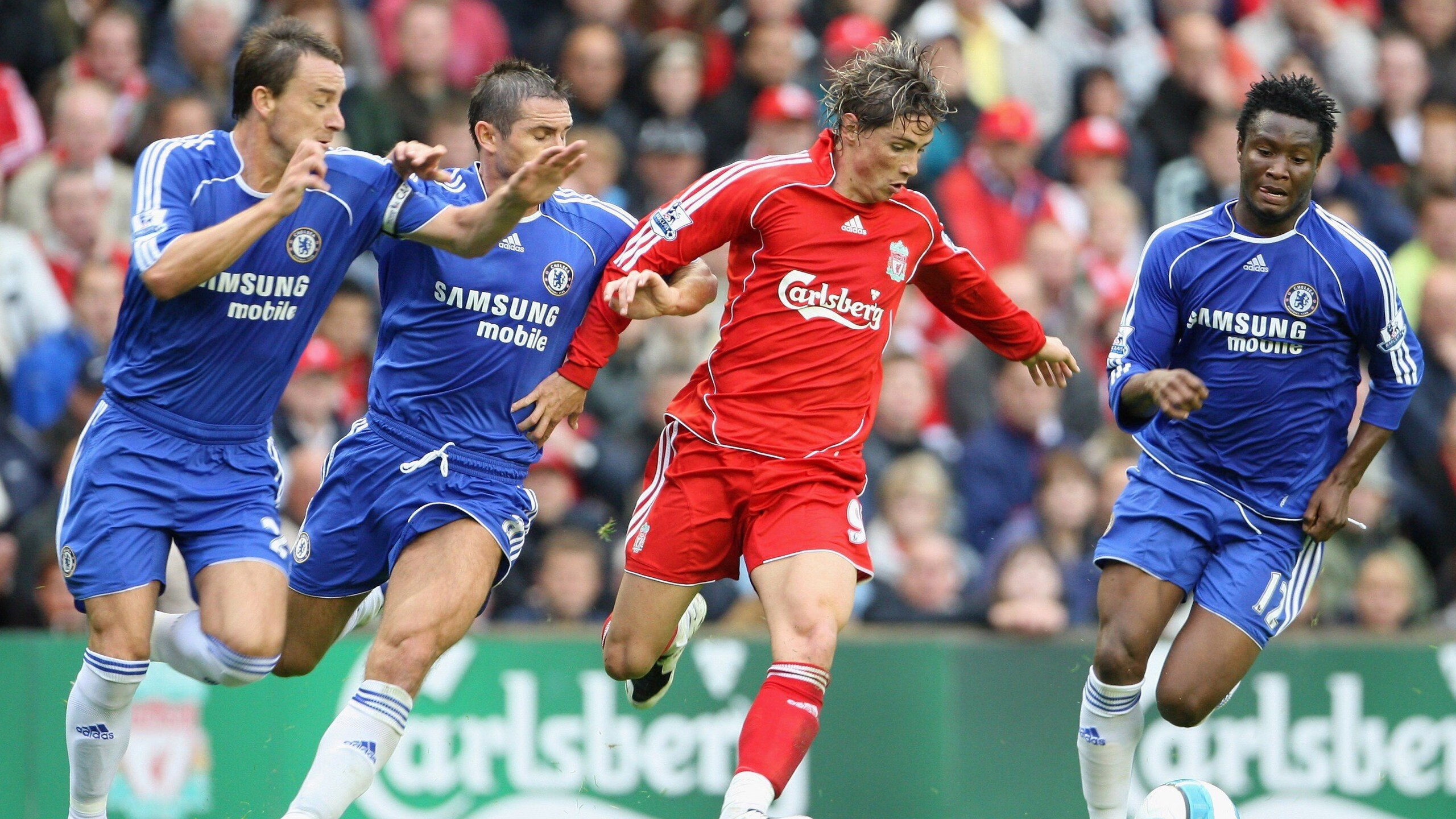 “马科斯·莫奇的防守技巧与战术适应力，助力阿根廷美洲狮队全面崛起”